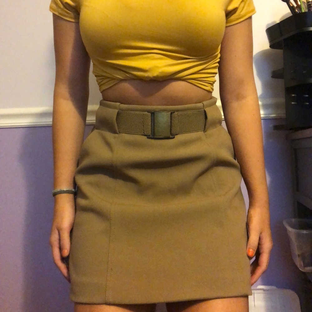 VINTAGE TAN SKIRT w belt🌞🌞